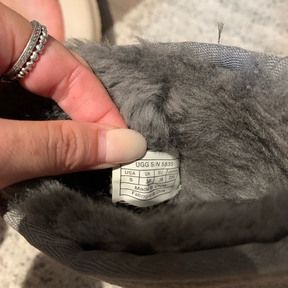 Gray Uggs Size US 5 - Picture 6 of 7
